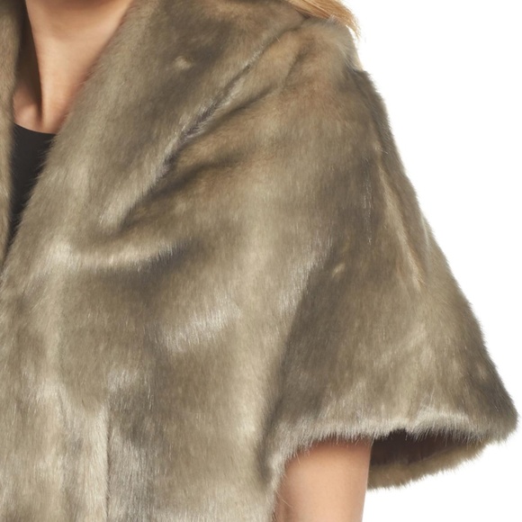 Eliza J Faux Fur Capelet – Size Large – Vintage-Inspired - Picture 5 of 10